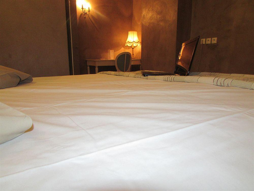Empire Hotel Nîmes Eksteriør bilde