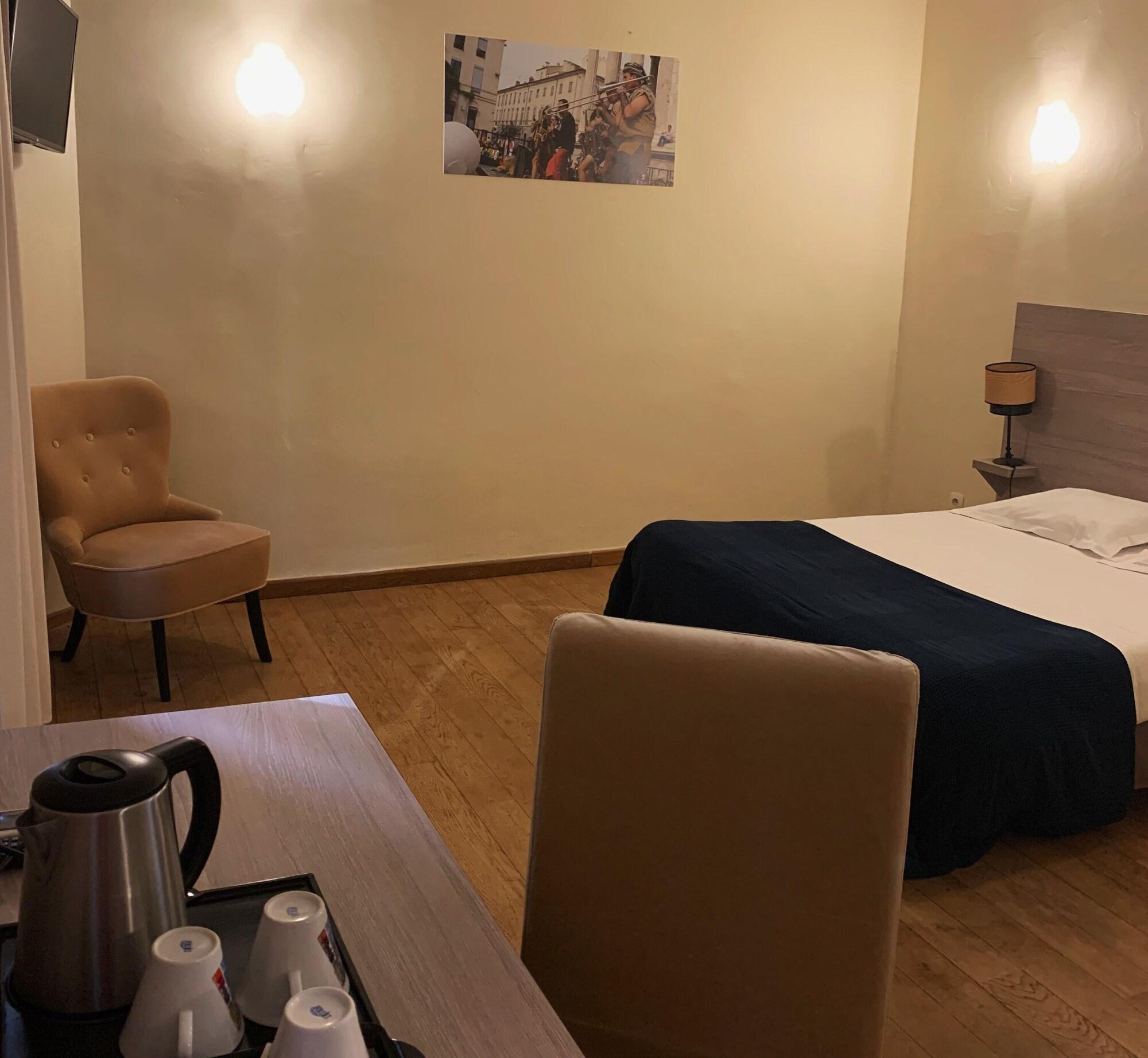 Empire Hotel Nîmes Eksteriør bilde