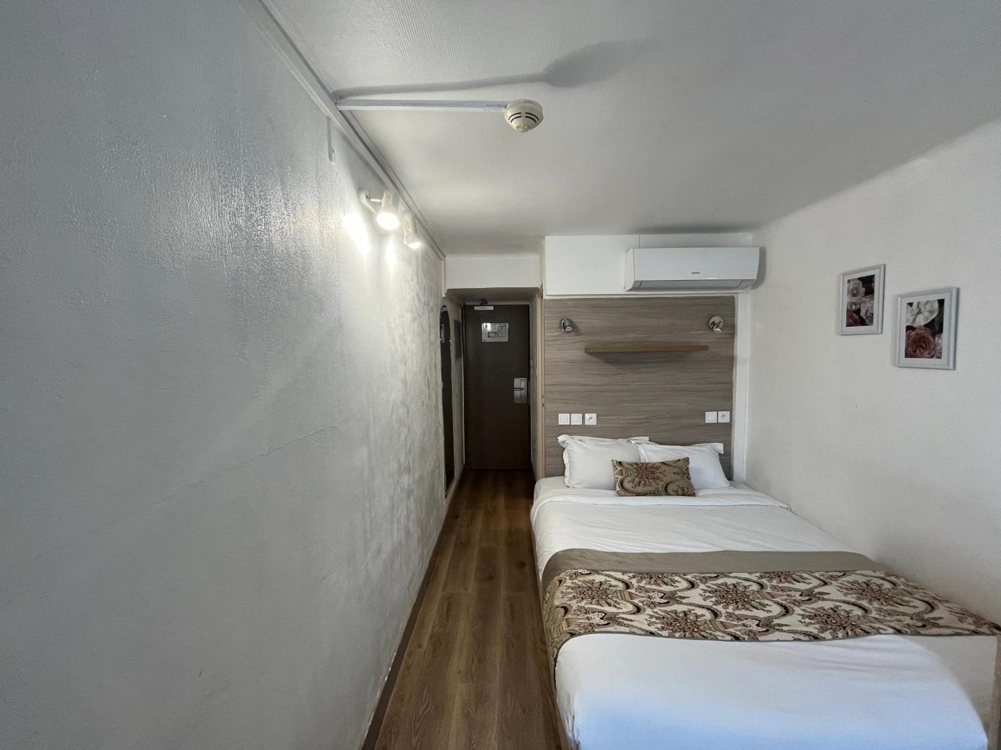 Empire Hotel Nîmes Eksteriør bilde