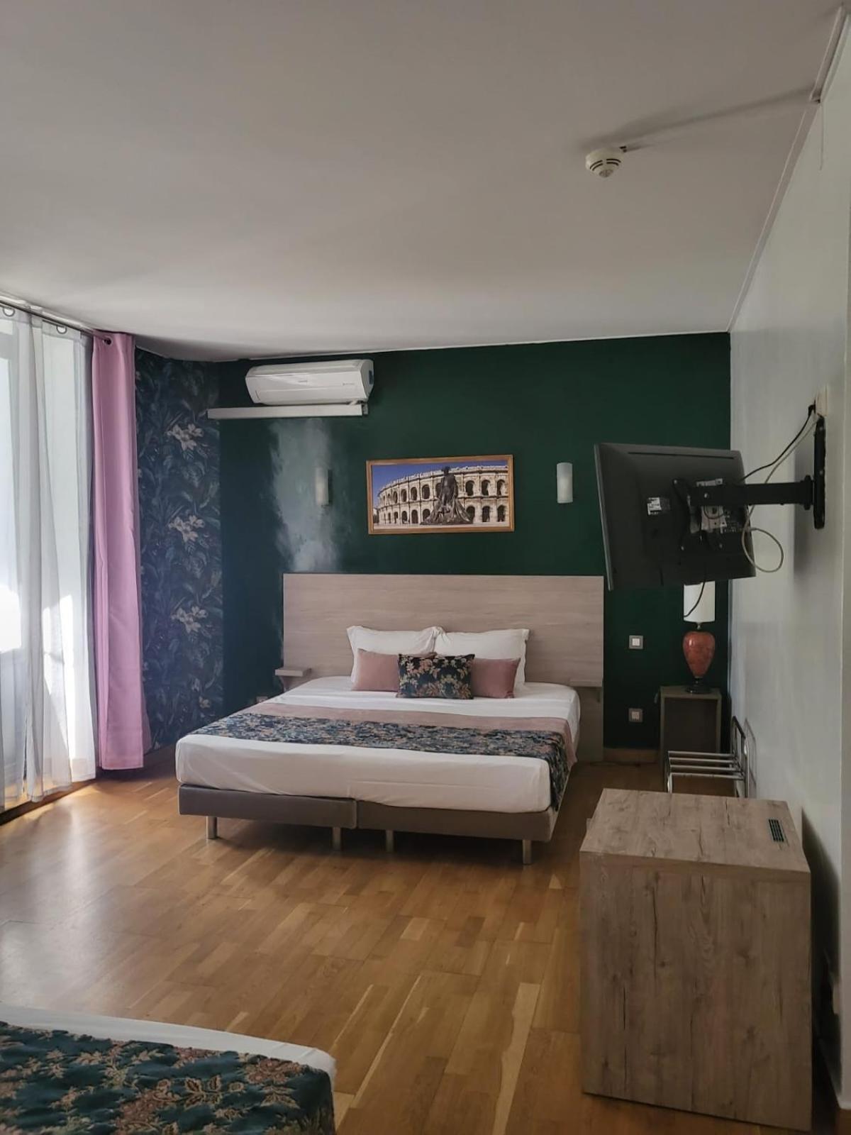 Empire Hotel Nîmes Eksteriør bilde