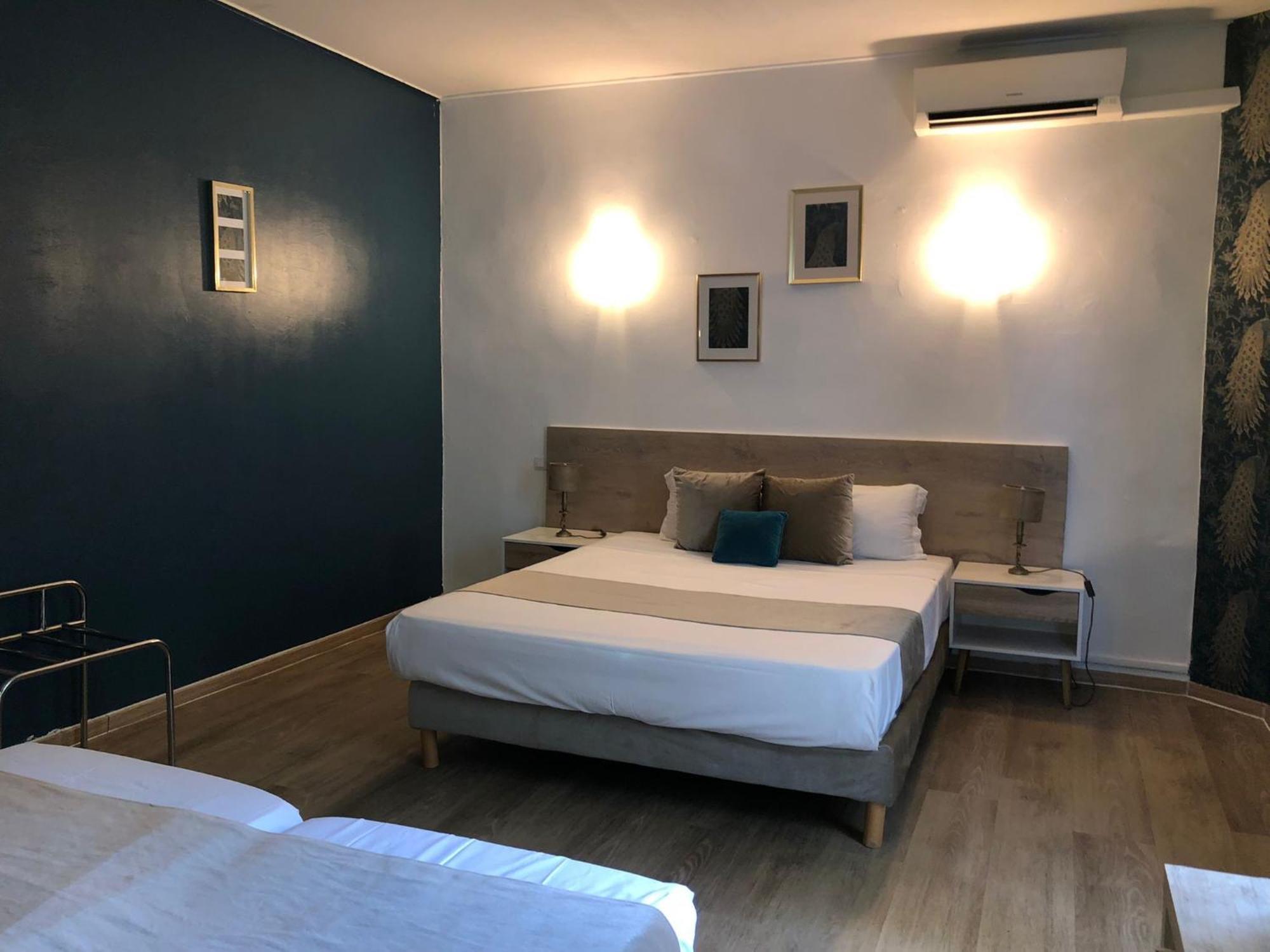 Empire Hotel Nîmes Eksteriør bilde