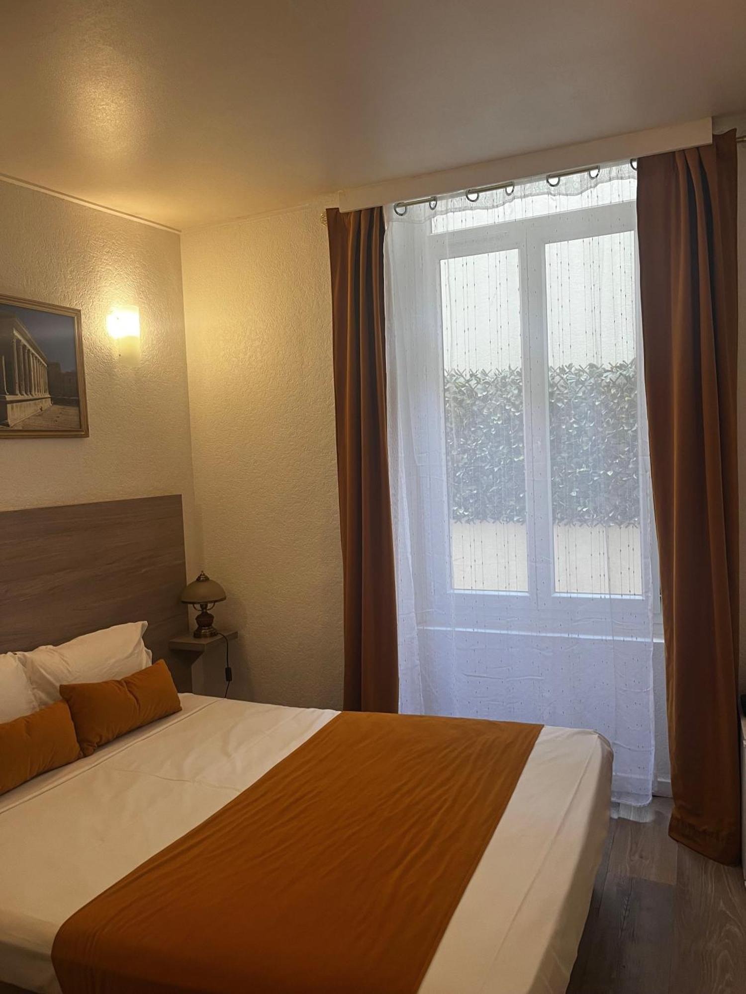 Empire Hotel Nîmes Eksteriør bilde