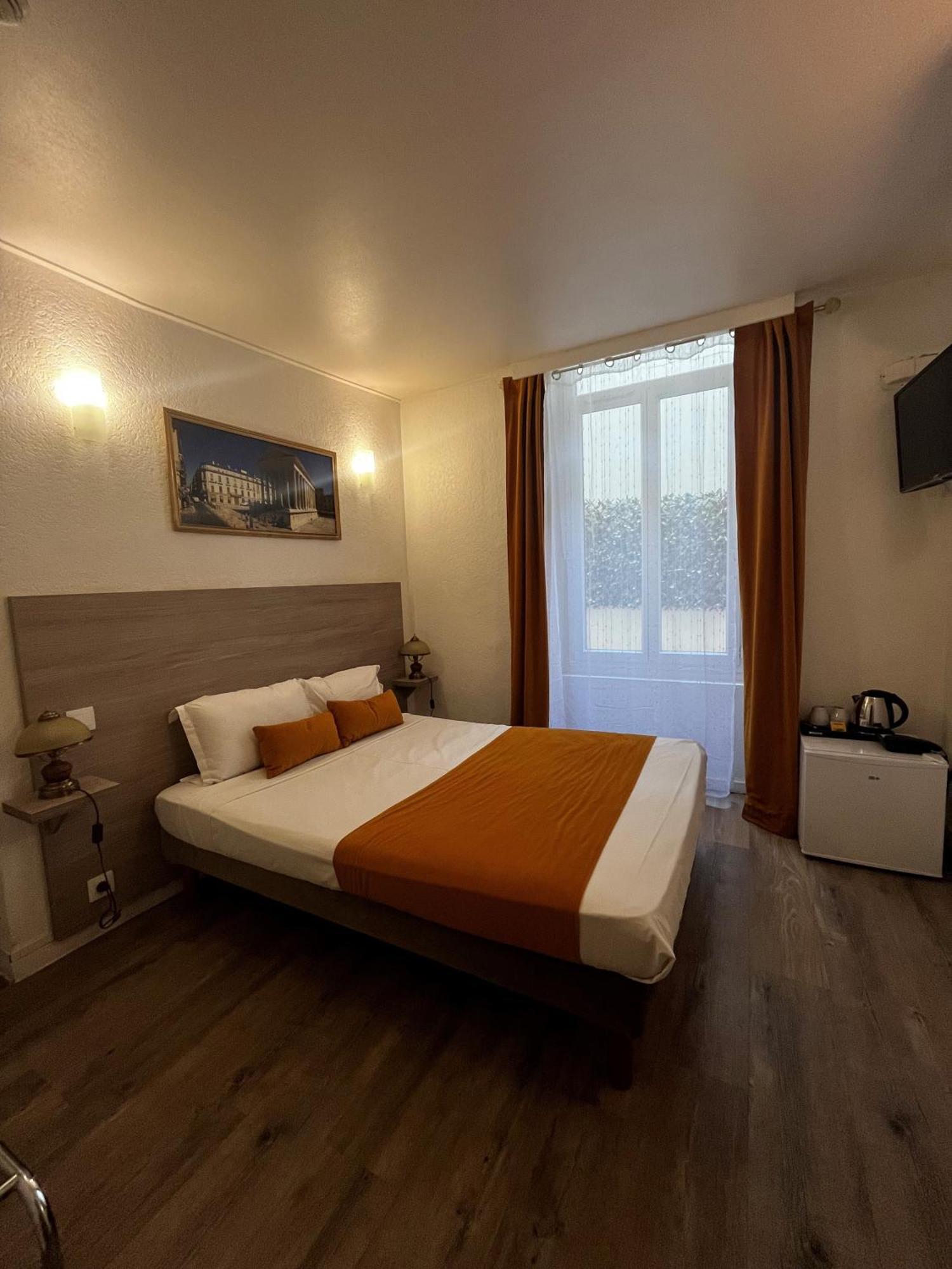Empire Hotel Nîmes Eksteriør bilde